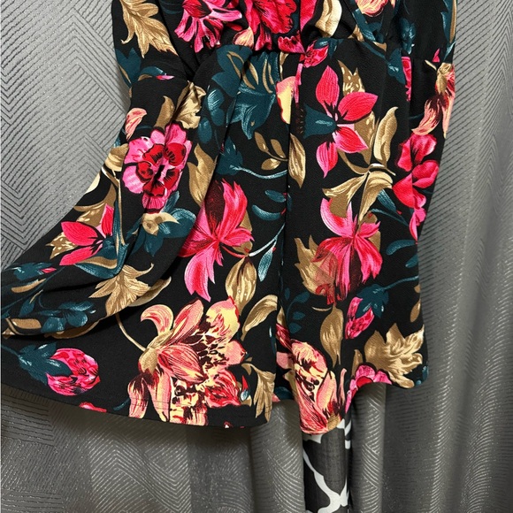 Shien Shorts Floral Romper size 22 NWT - Picture 2 of 7
